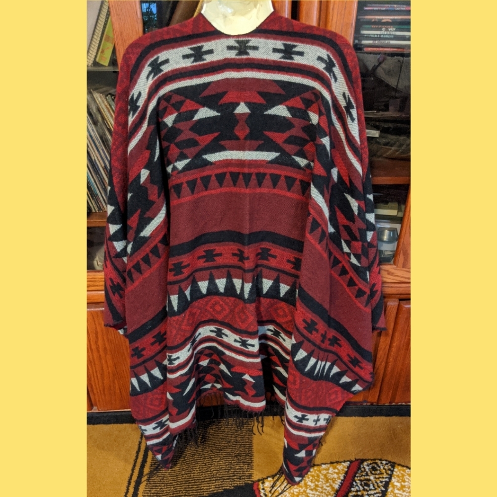 ETHNIC PRINT FRINGE SHAWL - Picture 3 of 3